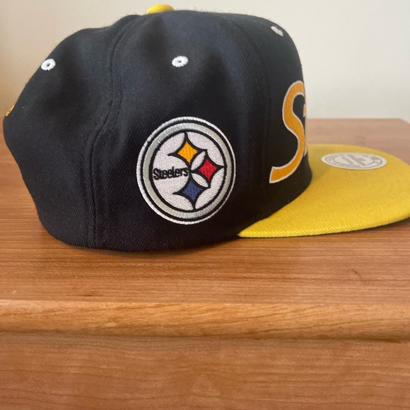 Mitchell and Ness Steeler SnapBack - Picture 3 of 6